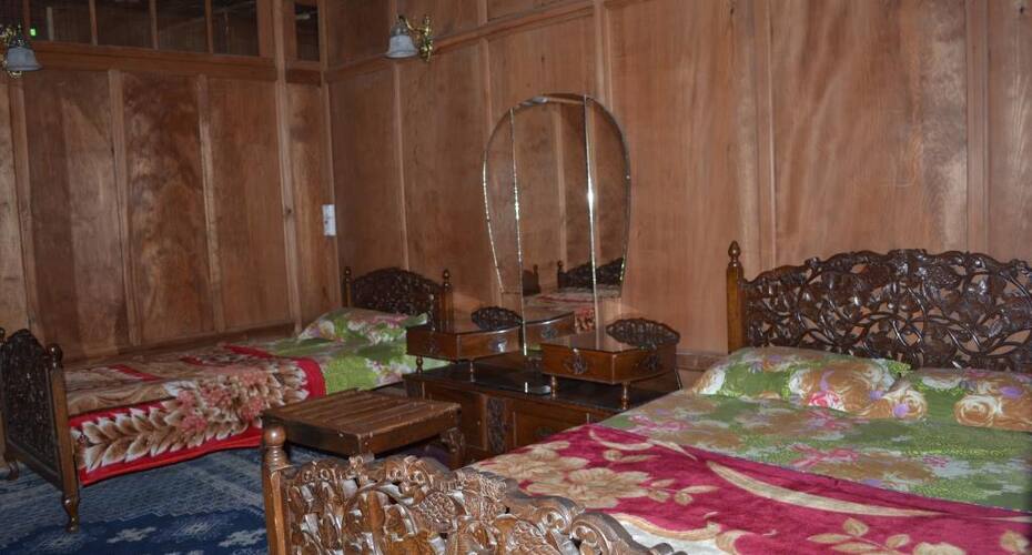 Nature Houseboat, Srinagar 5